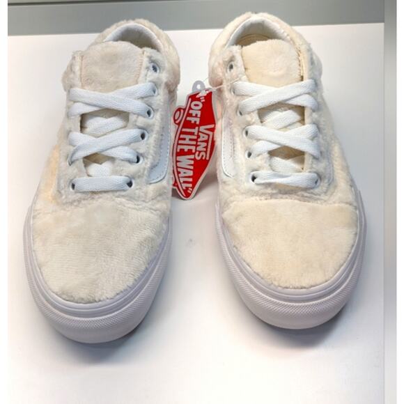 VANS Old Skool Sherpa Faux Fur Women's Low Top Lace-Up Sneakers White, Size 8.5 - Picture 4 of 5